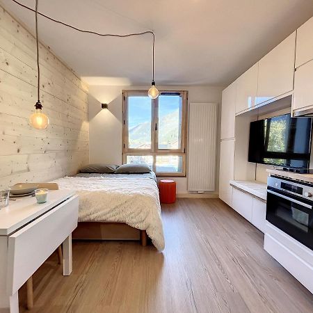 Superbe Studio Refait A Neuf Et Tout Equipe Avec Parking Chamonix Exterior foto